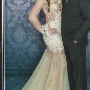 (Prom) mermaid, fitted, tan, dress